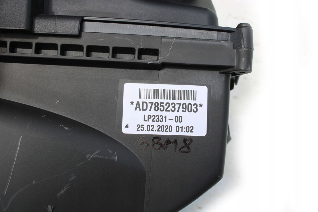 фото №7, Bmw 8 m8 фильтр воздуха 7852379 7852381 двигатель 4.4 v8 f91 f92 f93 корпус