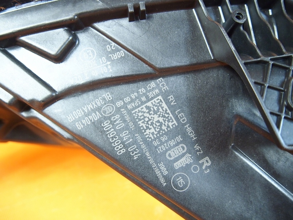 фото №15, Audi a3 s3 8y лампа перед lh pr полный nowe 8y0941033 / 8y0941034