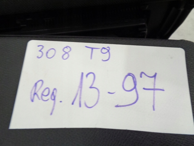 фото №8, Peugeot 308 t9 туннель средний подлокотник