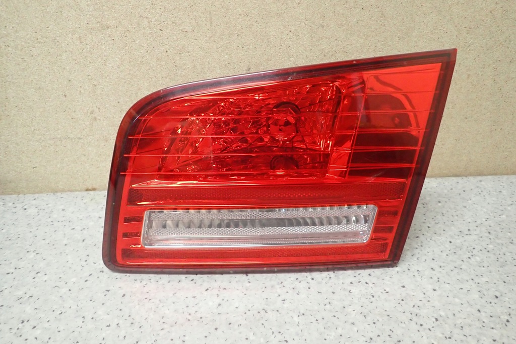 фото №1, Kia magentis 05-09 лампа задняя правая w крышка