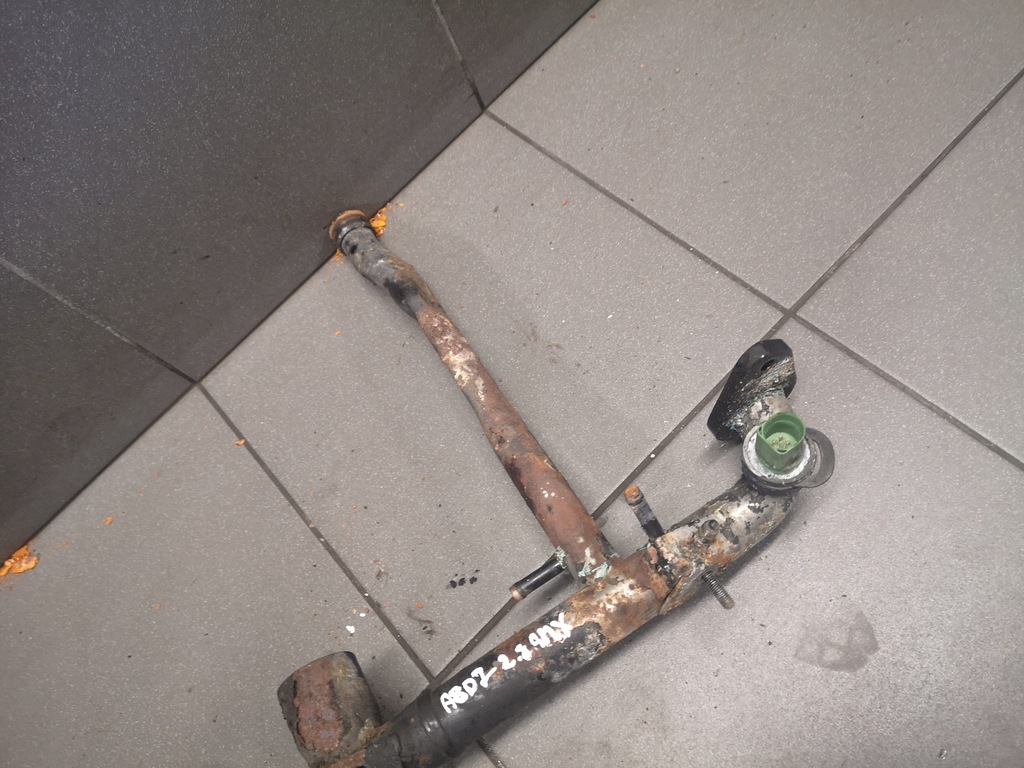 фото №5, Магистраль wody audi a8 d2 2.8 amx 078121071br