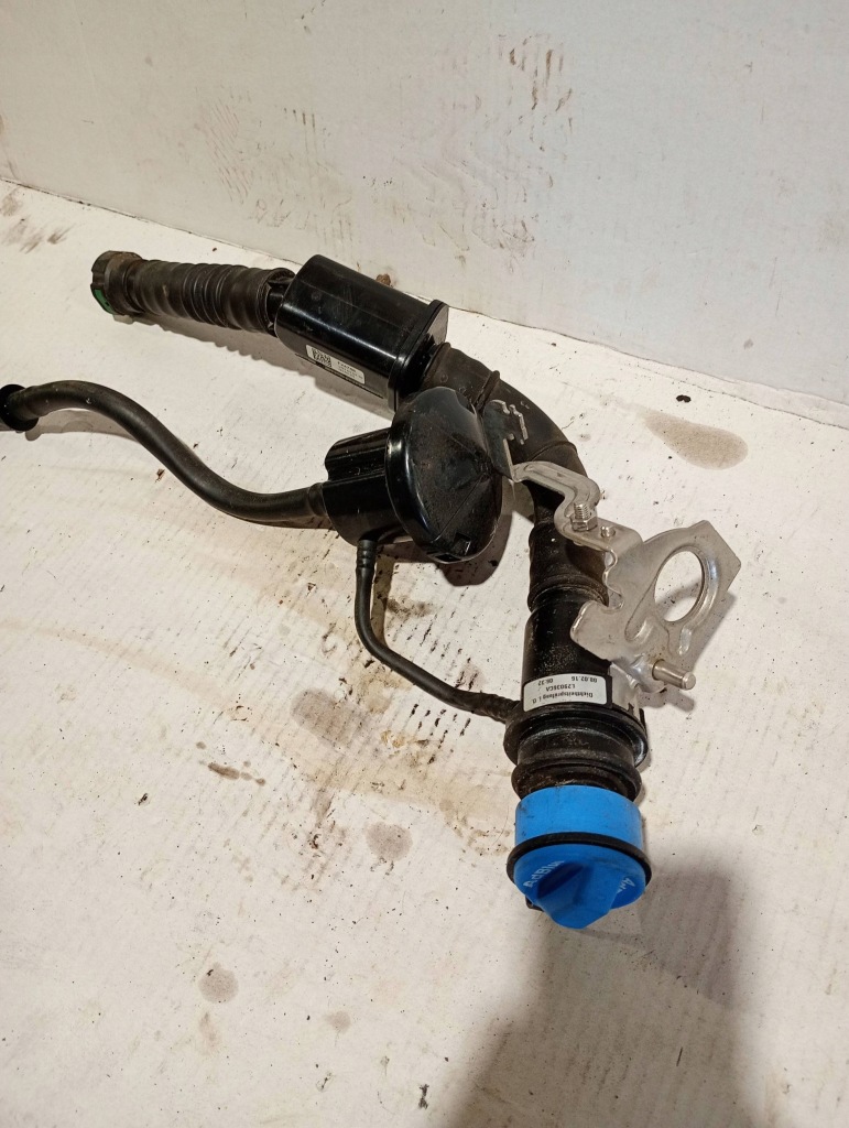 Купити Заливна горловина труба патрубок adblue a2134700200 mercedes w213