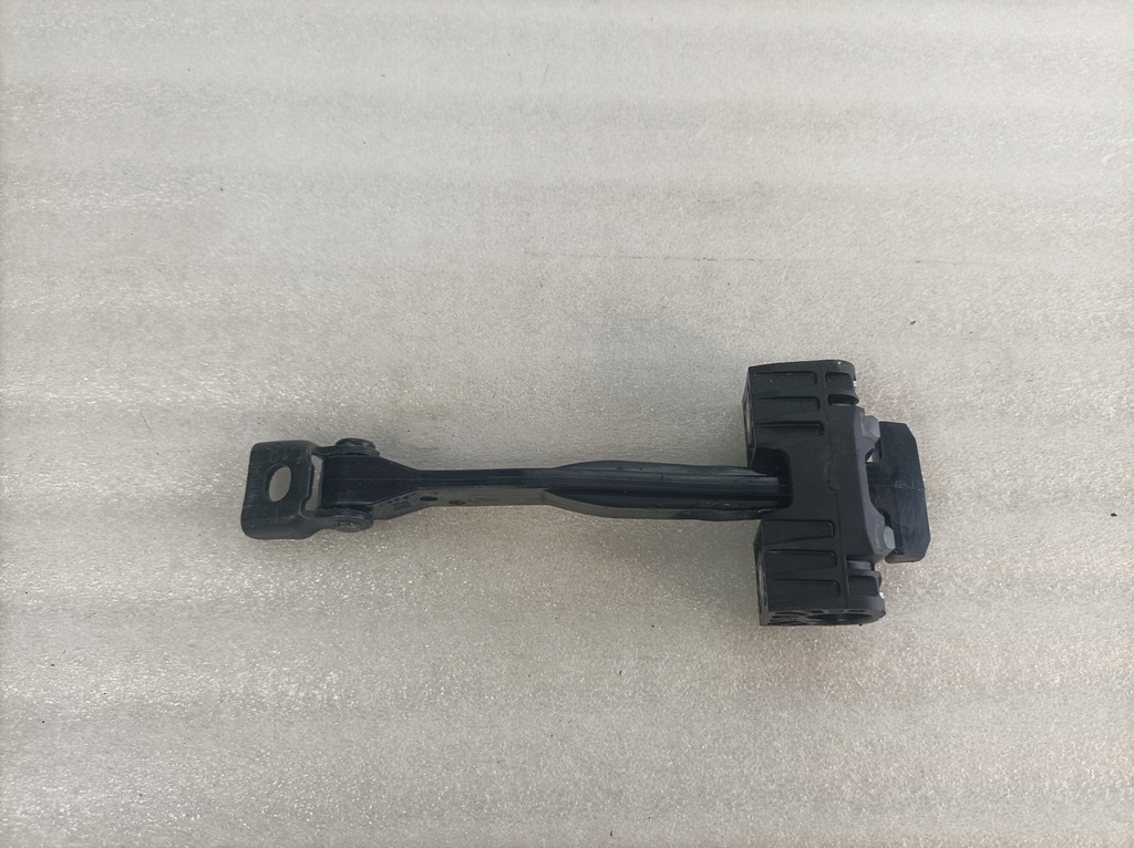 фото №1, Обмежувач відкривання двері задня audi a6 c8