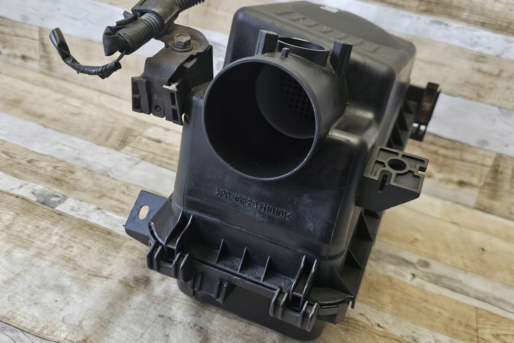 фото №8, Корпус фильтра воздуха pontiac vibe estate 177010d130 1.8l бензиновый 96kw