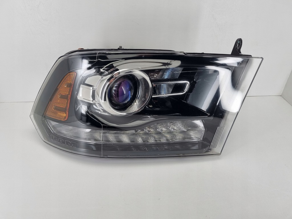 фото №1, Dodge ram 4 лампа лінза led оригінальна mopar права