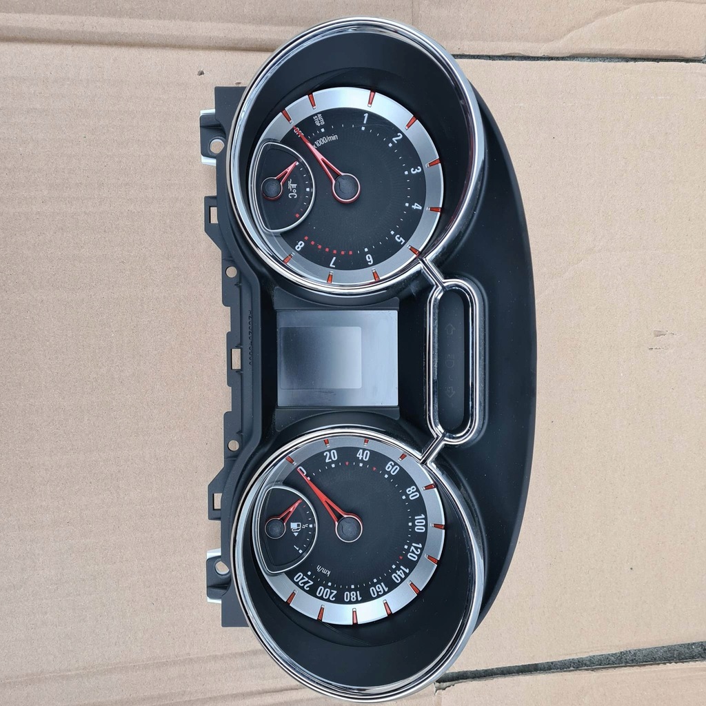 фото №1, Opel adam corsa e счетчик приборы eu