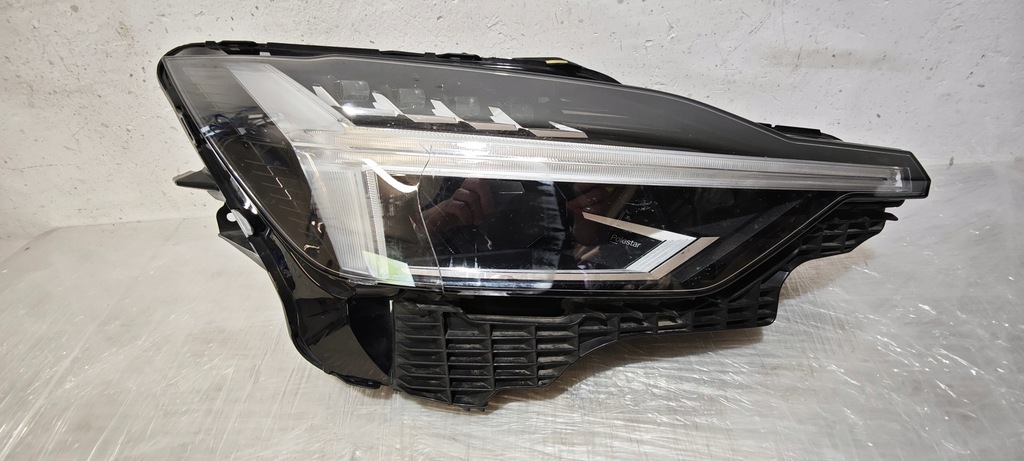 фото №1, Лампа правый перед volvo polestar ii 2