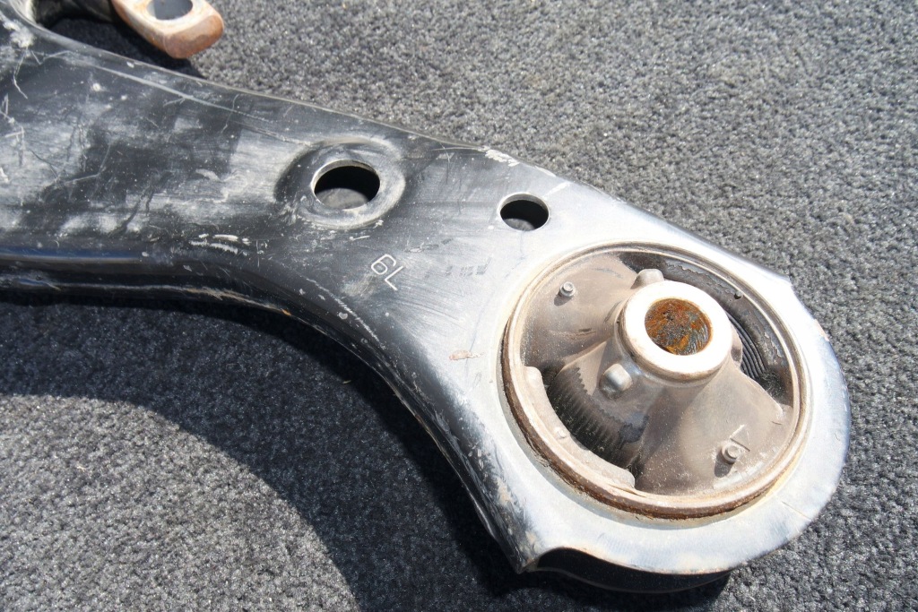 фото №2, Lexus rx v 2024 ліва сторона нижній важіль передній