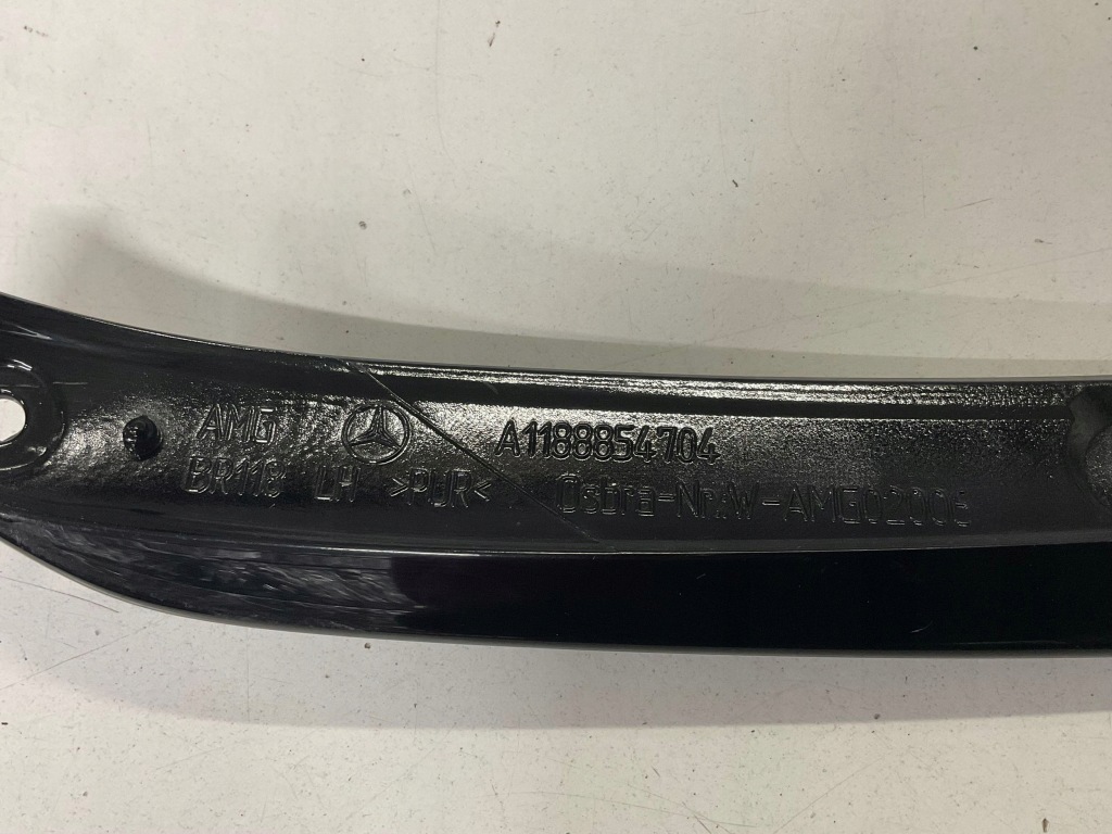 Накладка, молдинг спойлер перед mercedes cla w118 рестайлинг  35 amg правый  1 левое Киев