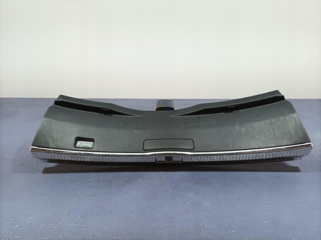 Купить Audi a8 d5 накладка накладка порог багажника поперечина задняя 4n0863471