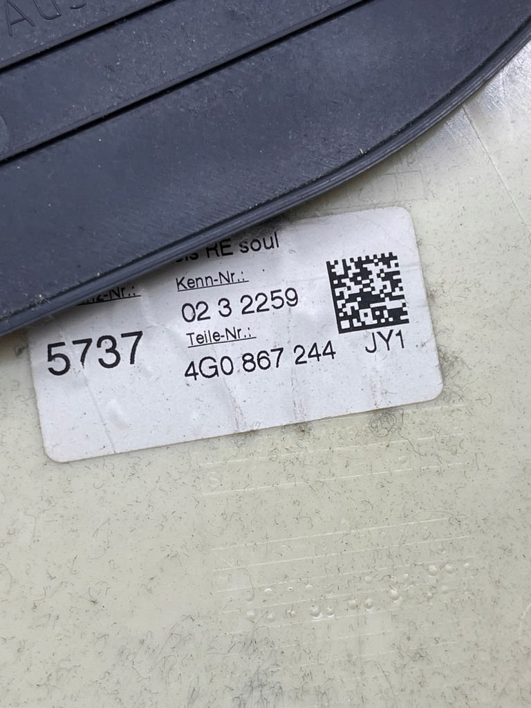 фото №11, Audi a6 c7 sedan защита обшивка стойка b правый середина s-line чёрный