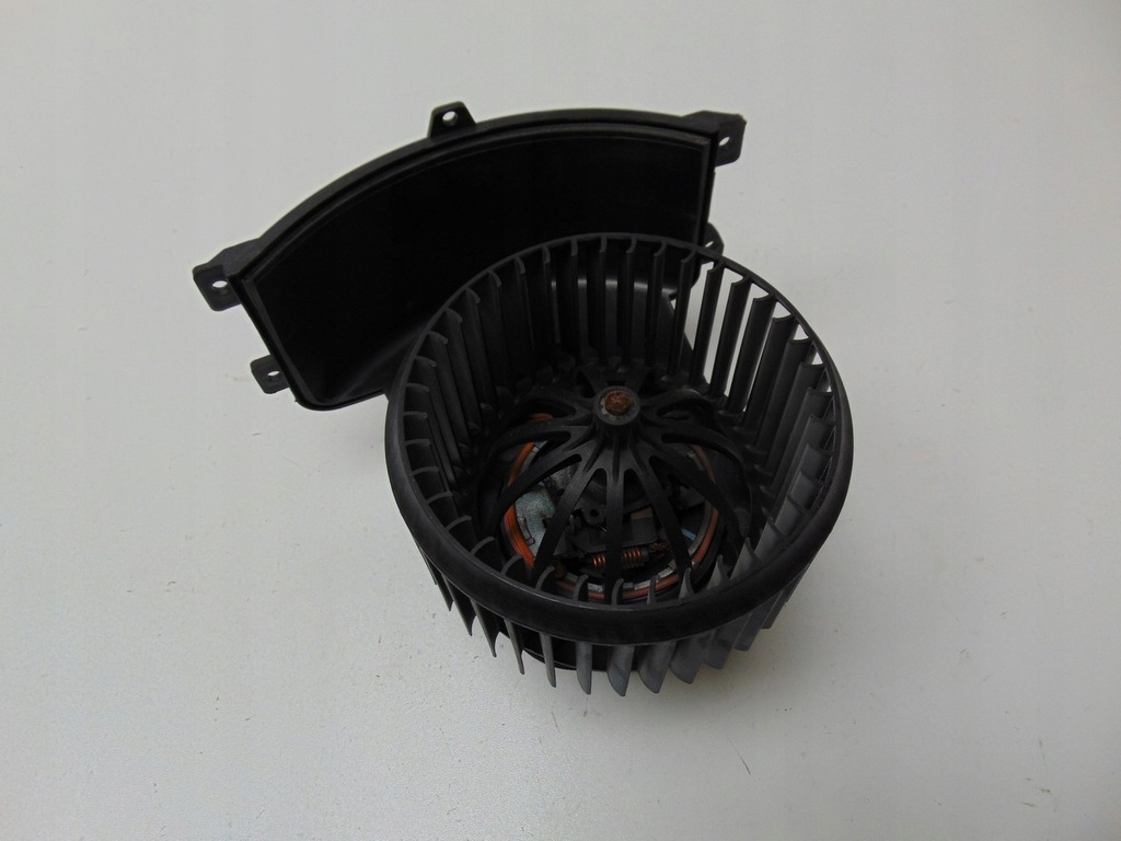 фото №9, Повітродувка обігрівача вентилятор vw transporter t5 lift 7e1820021 europa
