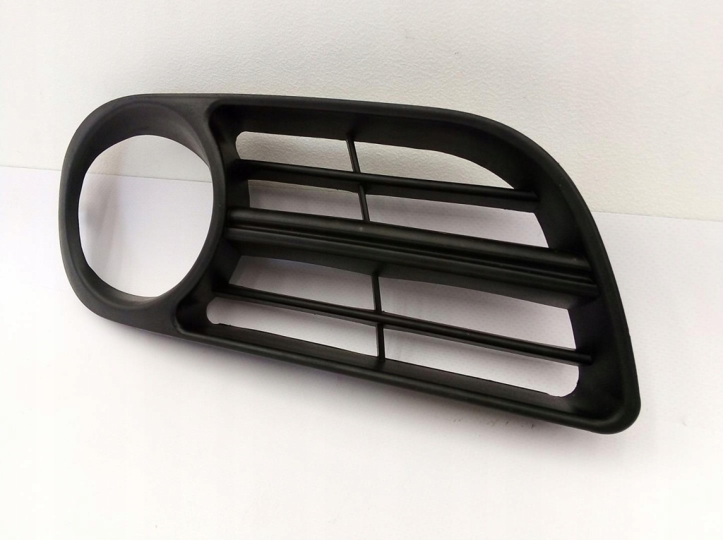 Решётка бампера правая skoda fabia 1 6y0853666f Недорого