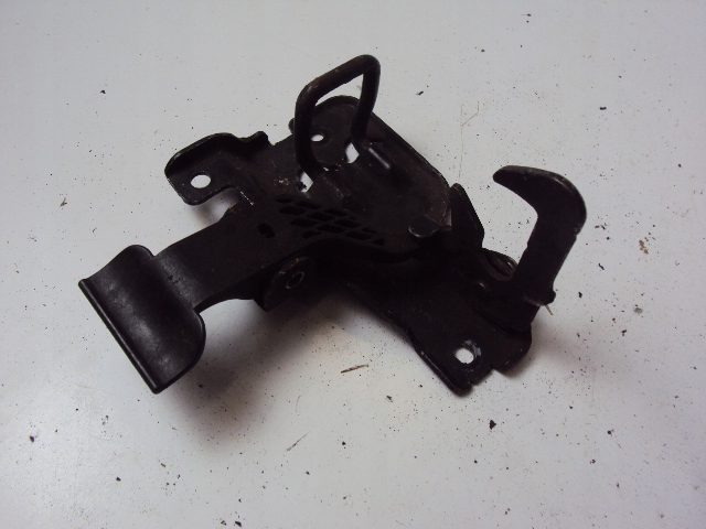 фото №1, Засувка замок капот audi a4 b8 cabrio