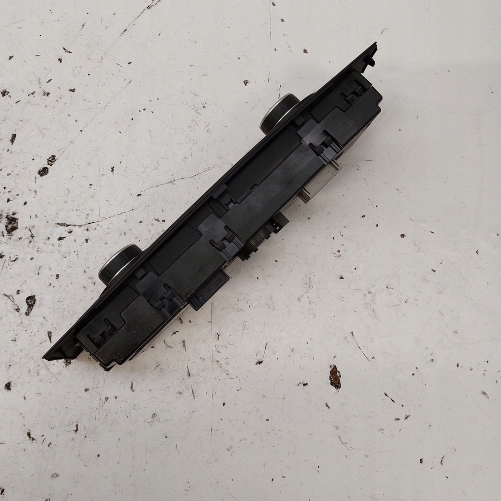 фото №10, Bmw 1 e87 панель обдув кондиціонера 9162983-01