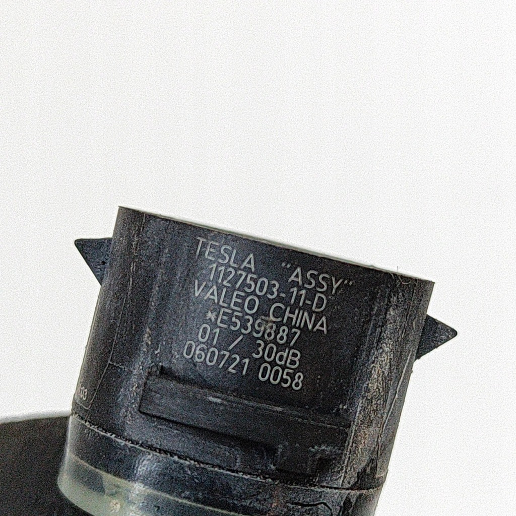 Tesla model 3 2021 с передний датчик парковки pdc Недорого