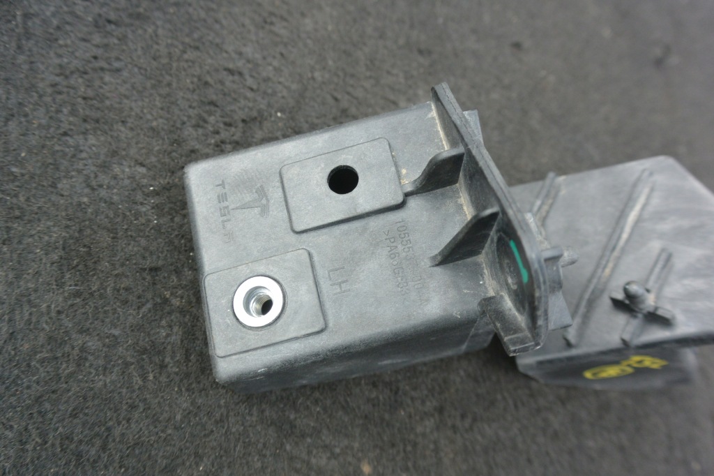 фото №6, Напрямна бампера задня правий лівий tesla model s lift