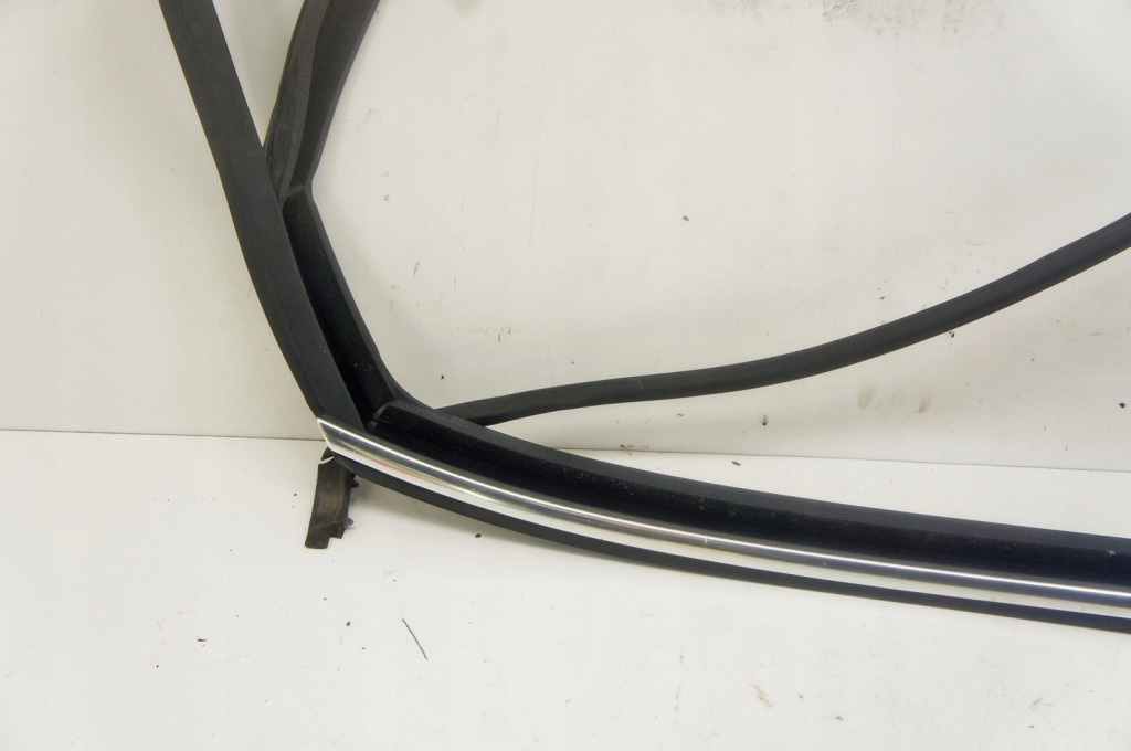 фото №5, Ul145 vw passat b8 прокладка скло двері лівий задня sedan