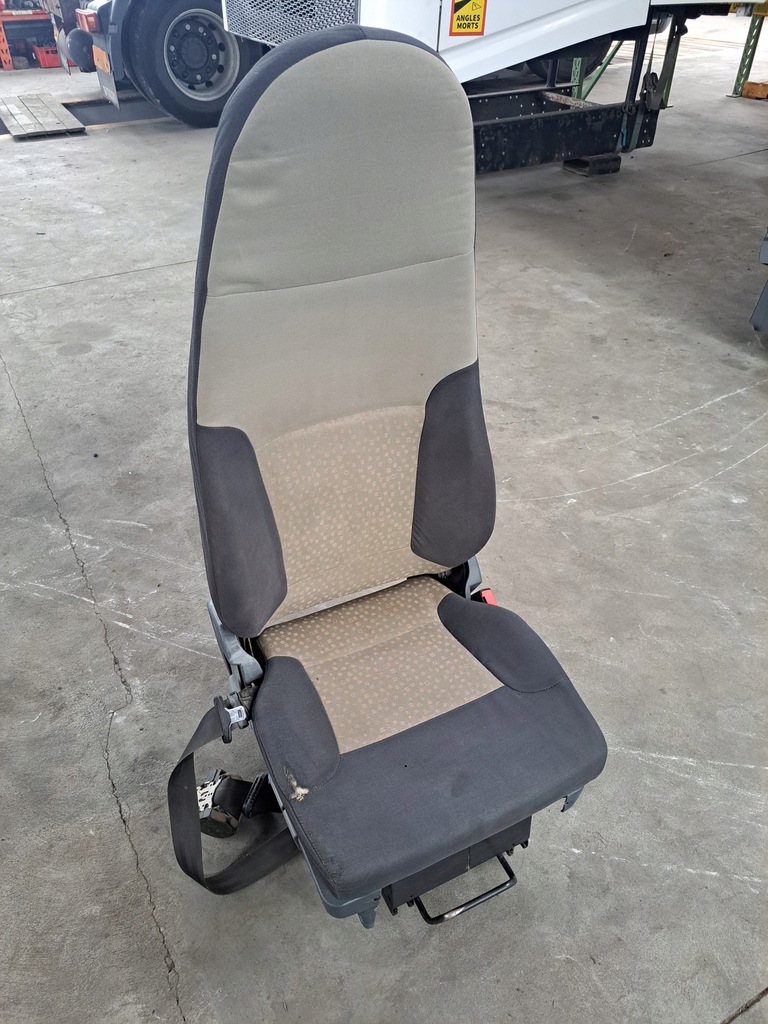 фото №1, Сиденье правый сиденье пассажира renault midlum premium dxi