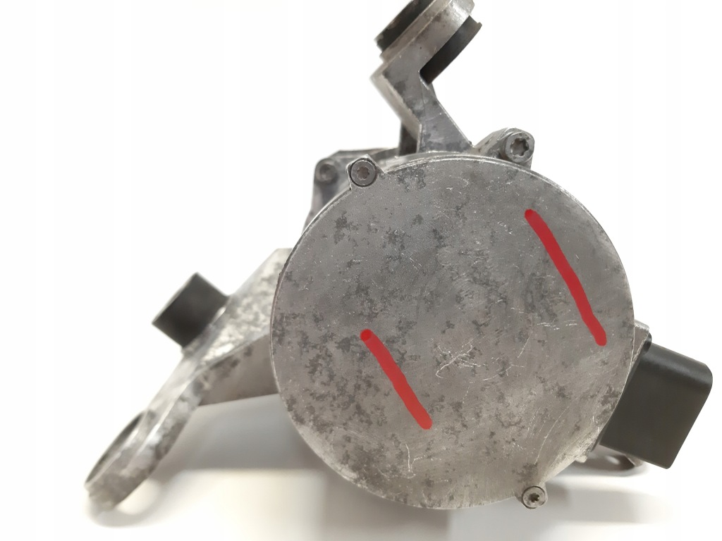 Насос води електричний. bmw e90 1.6 1.8 7561229 7010787 Недорого