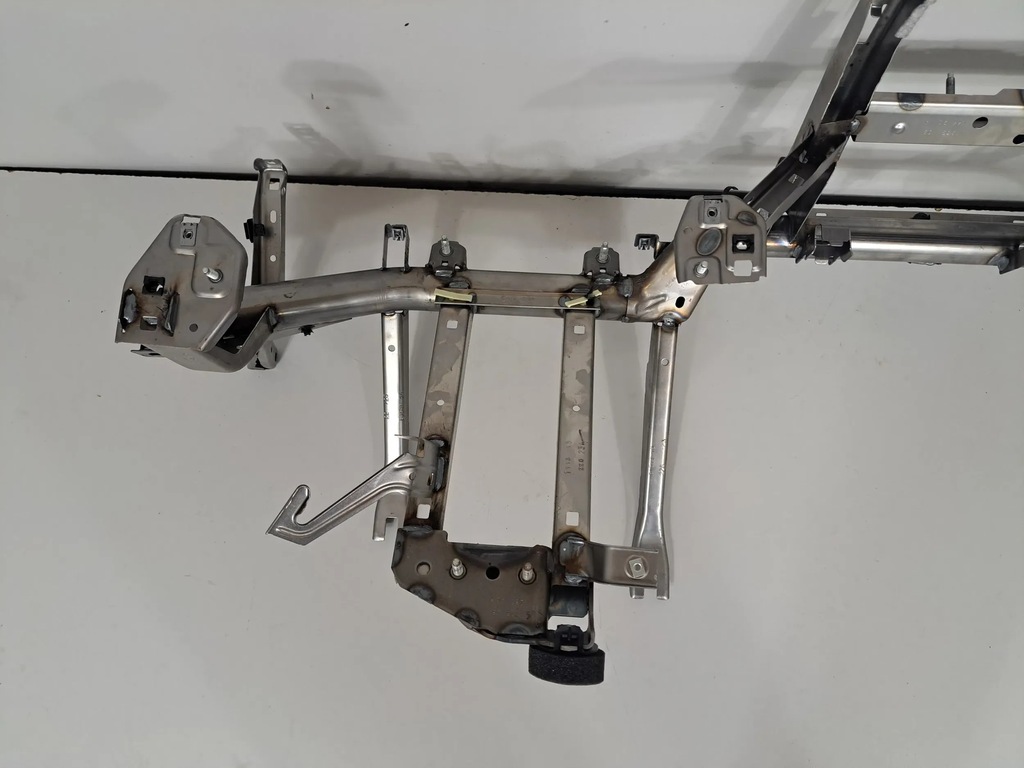 фото №15, Bmw x4 g02 2023 елементи кріпильні