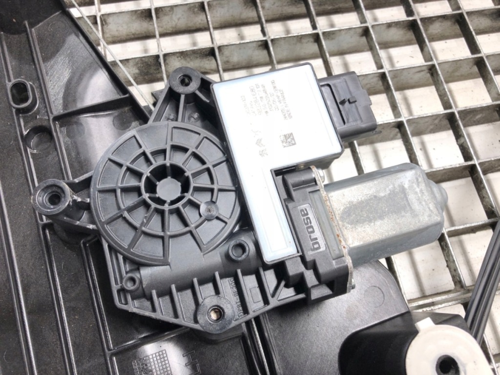 фото №2, Підйомник скло лівий перед citroen c4 iii 9832821680 хетчбек