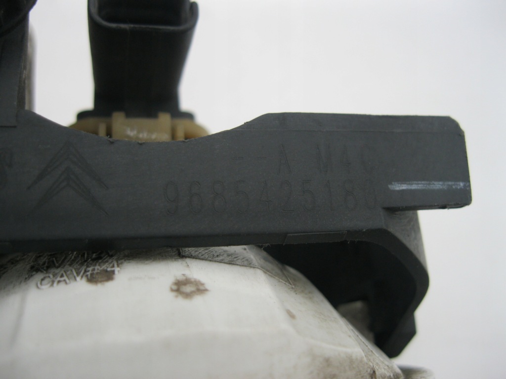 фото №4, Протитуманна фара l=p peugeot 3008 09-13