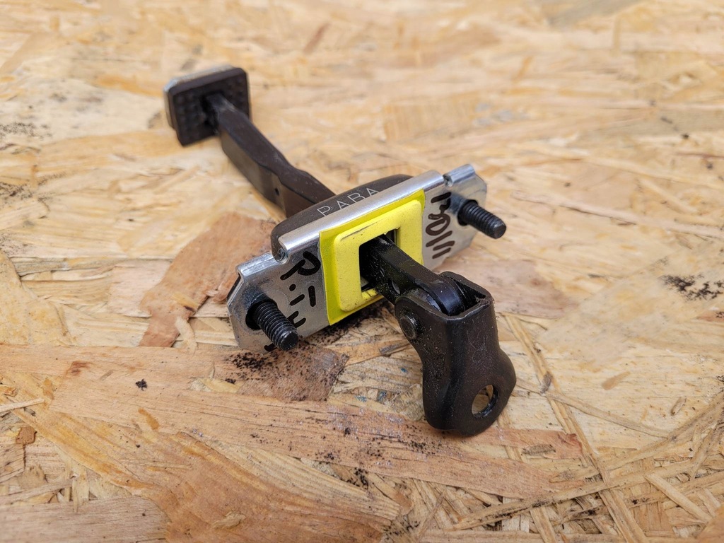 фото №1, Обмежувач двері правий задня hyundai i30 iii 17-