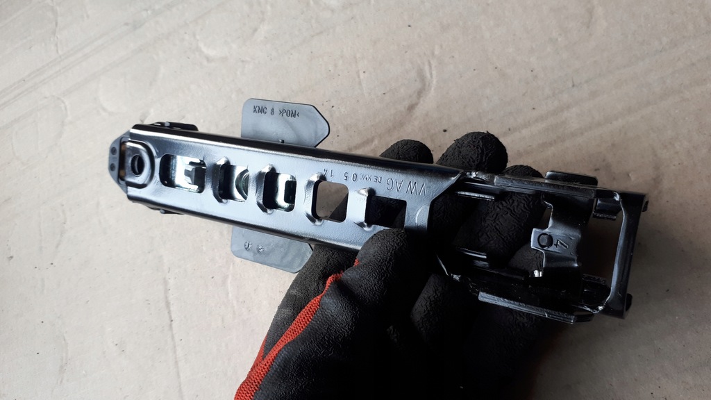 фото №5, Sq5 8r q5 ползунок регулировка поперечина 8k0857833c a4 b8 a5