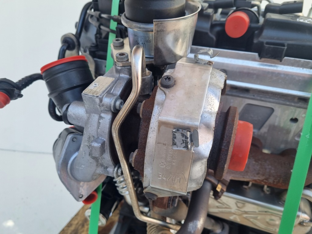 Двигатель комплект audi a1 1.6 tdi 105km 145tyś pali cay cayc Цена