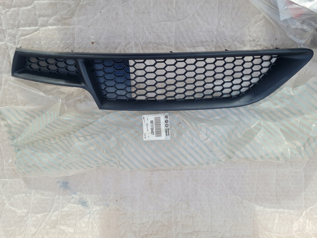 фото №1, Alfa romeo gt решётка левая бампер перед nowa oryg