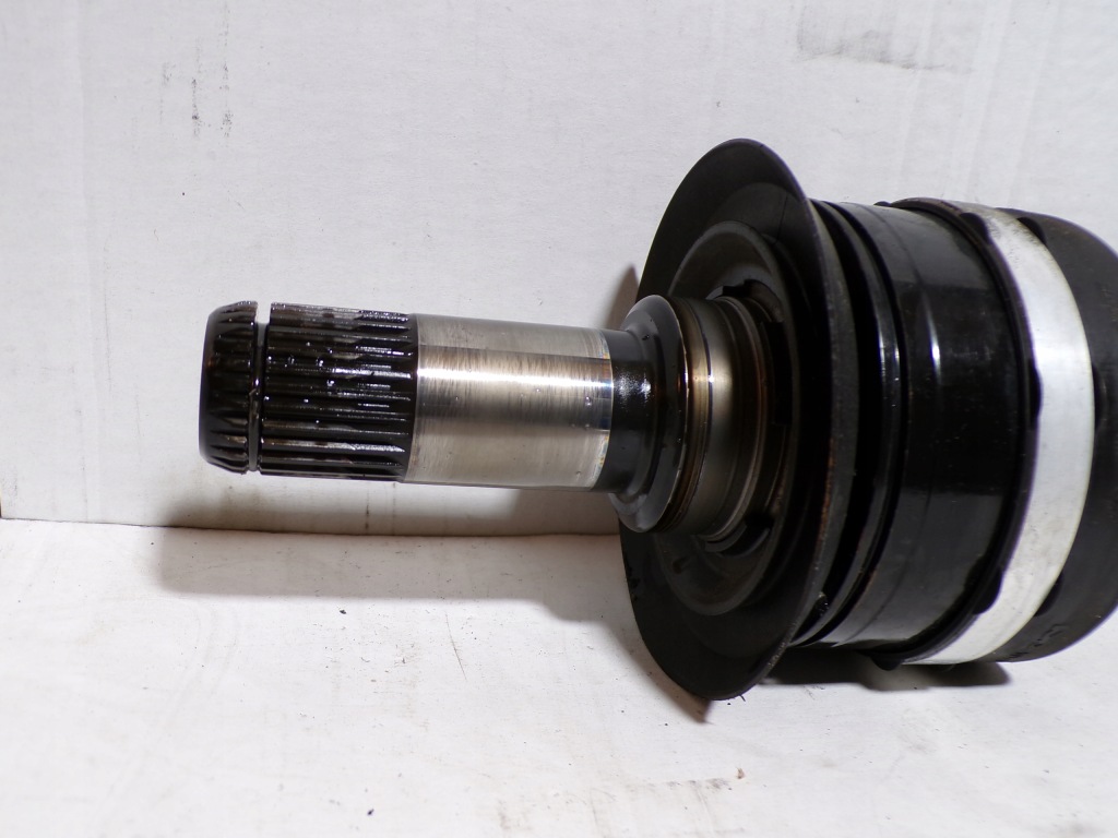 Bmw g02 x4 приводной вал левая задний  8695499 Оригинал