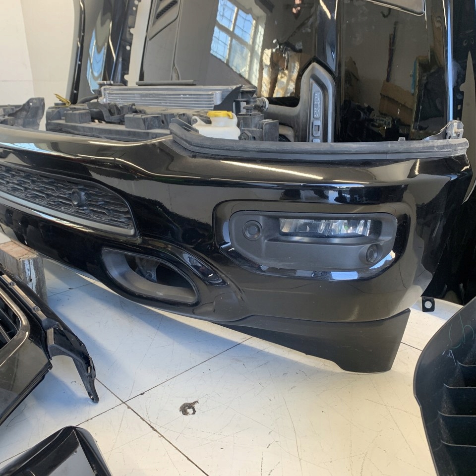 Бампер капот крила pxj лампи ремінь радіатор решітка радіатора dodge ram v 1500 21r Оригінал