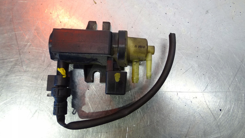 фото №1, Клапан вакуумa mercedes w245 b200