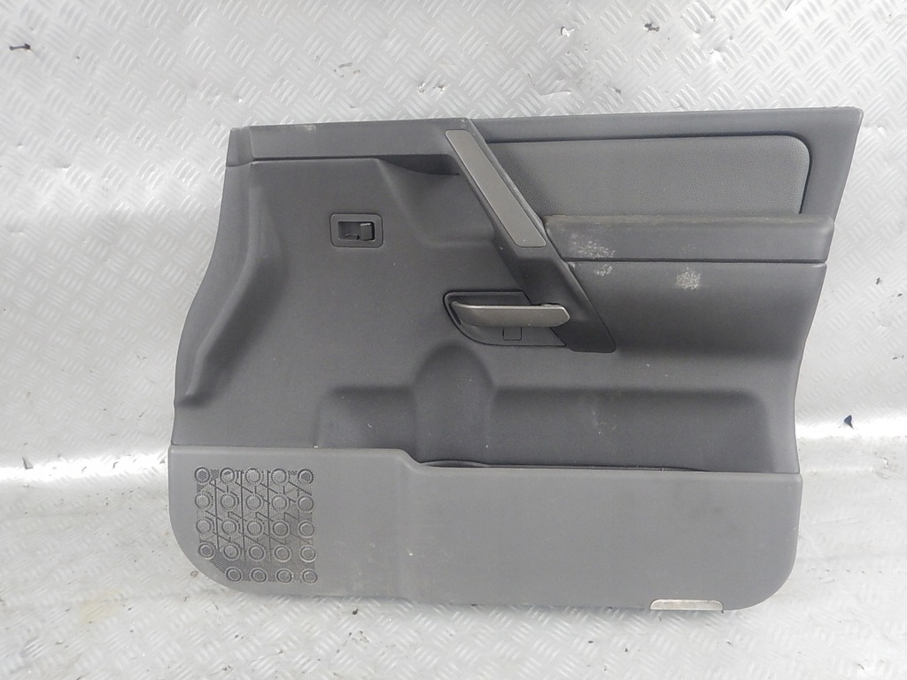 фото №1, Nissan titan правая обивка дверь обшивка перед