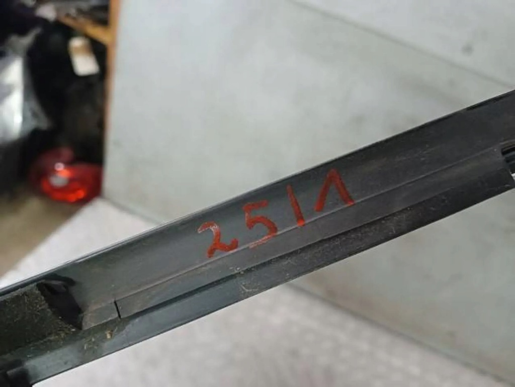 фото №7, M25 audi q5 8r 08-16 хром молдинг ущільнювач правий задня 8r0853764f