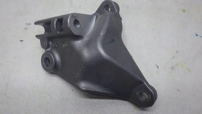 Кронштейн кронштейн генератора jogger 1.0 tce 11710750 Оригинал