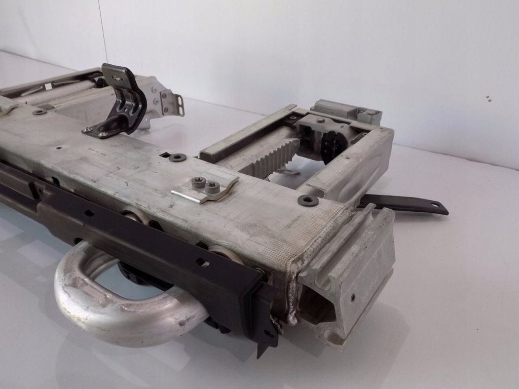 фото №10, Bmw 1 e88 подголовник дуга задняя 132328-10 - 6102