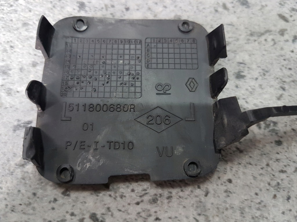 фото №5, Заглушка бампера фаркоп перед renault trafic iii