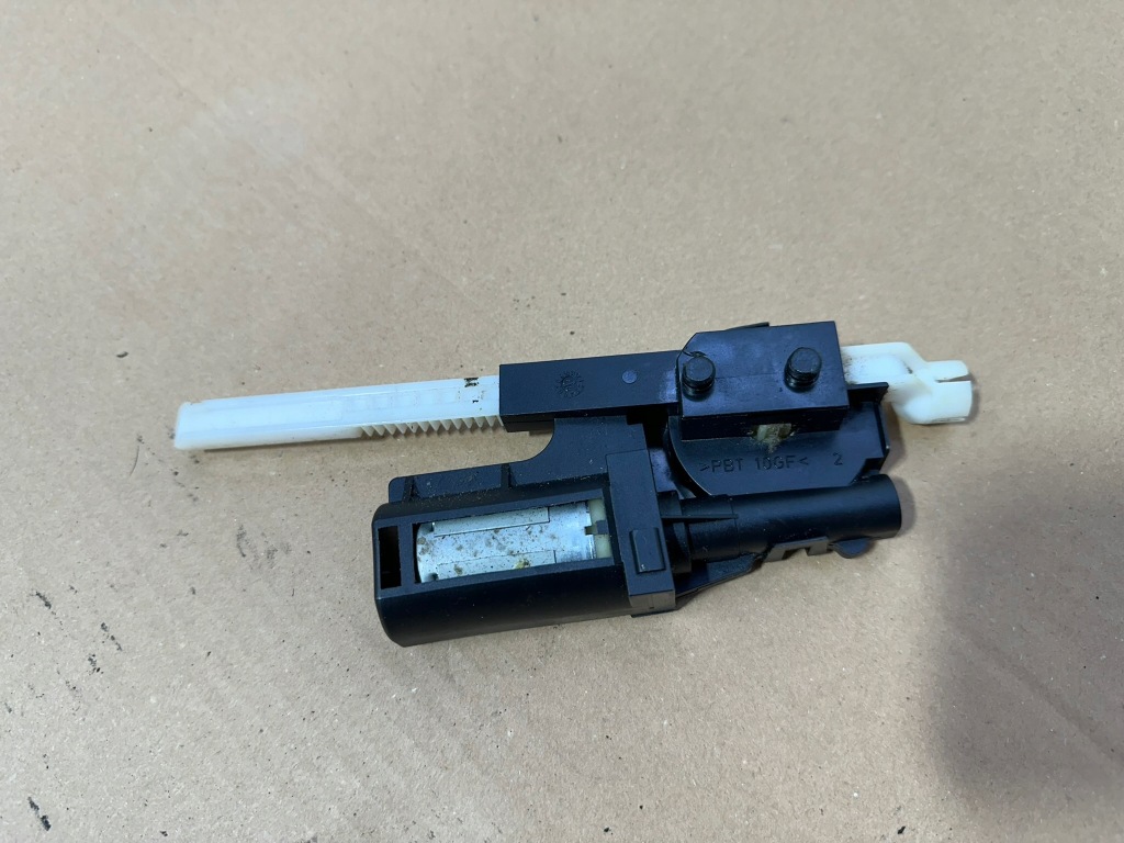 фото №10, Моторчик подголовник сиденье левый правый, механизм mercedes sl r230, w230 zu