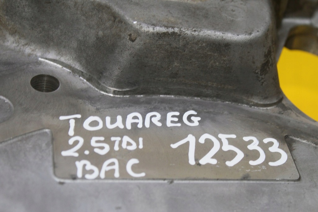 фото №9, Корпус розподільного валу touareg 2.5 tdi 070109211a