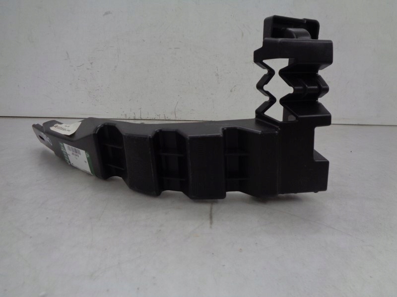 фото №1, Jaguar e-pace напрямна бампер правий задня