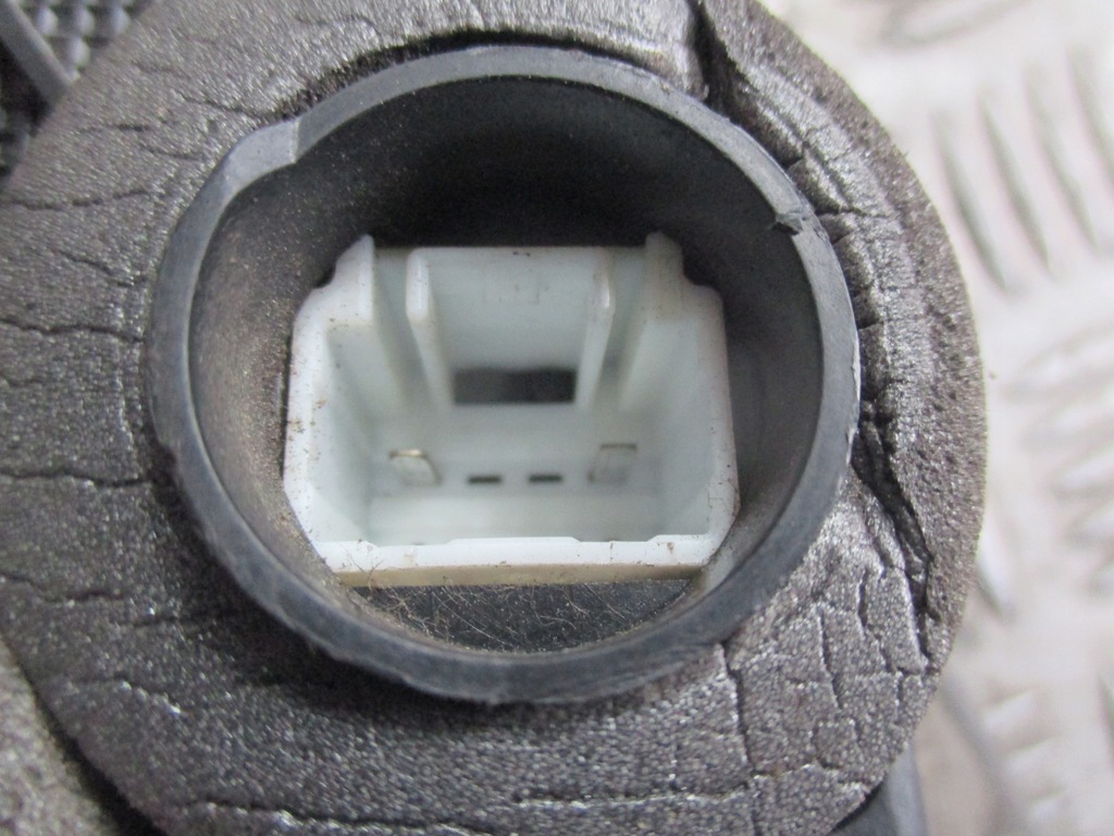 фото №9, Замок правый перед corolla verso ii 04-08r