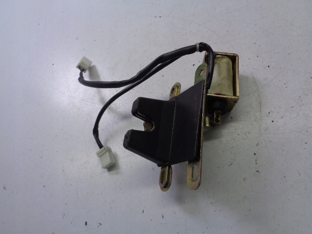 фото №3, Замок кришки задня maserati 4200