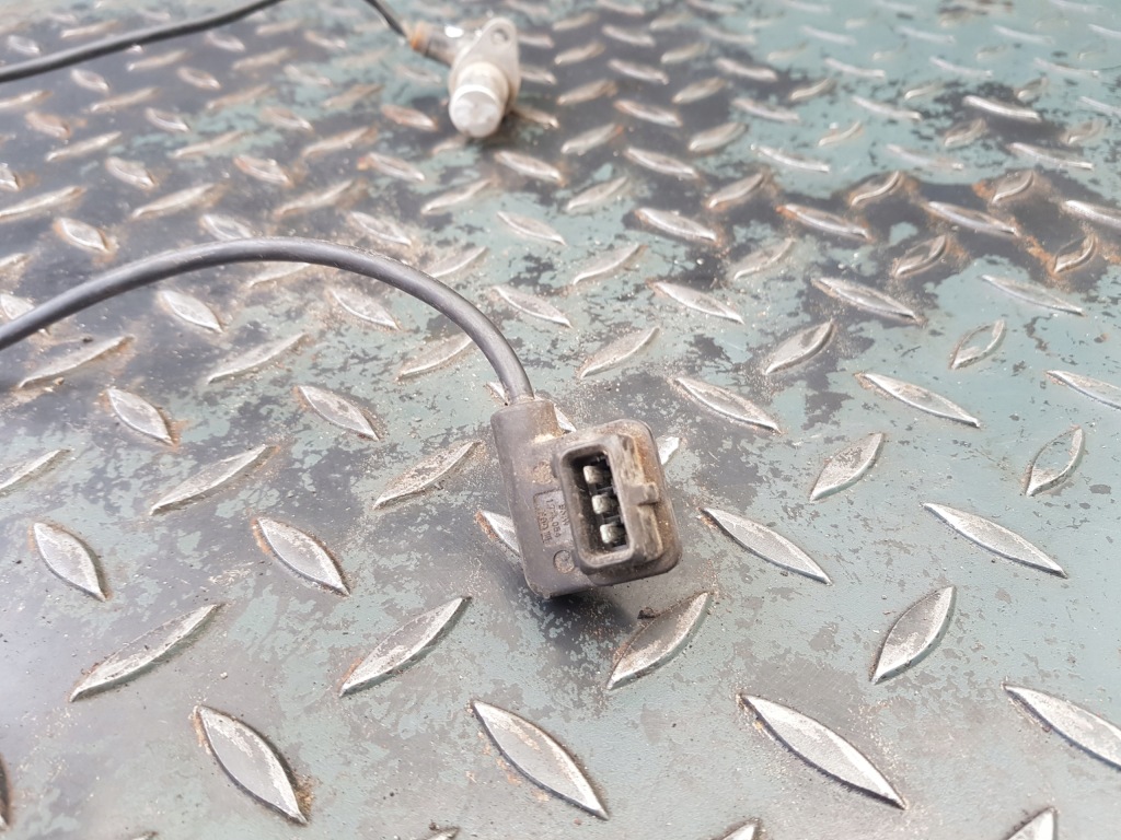 Датчик положення вала колінчастого 1 713 007 bmw e30 320i 325i 325e Ціна