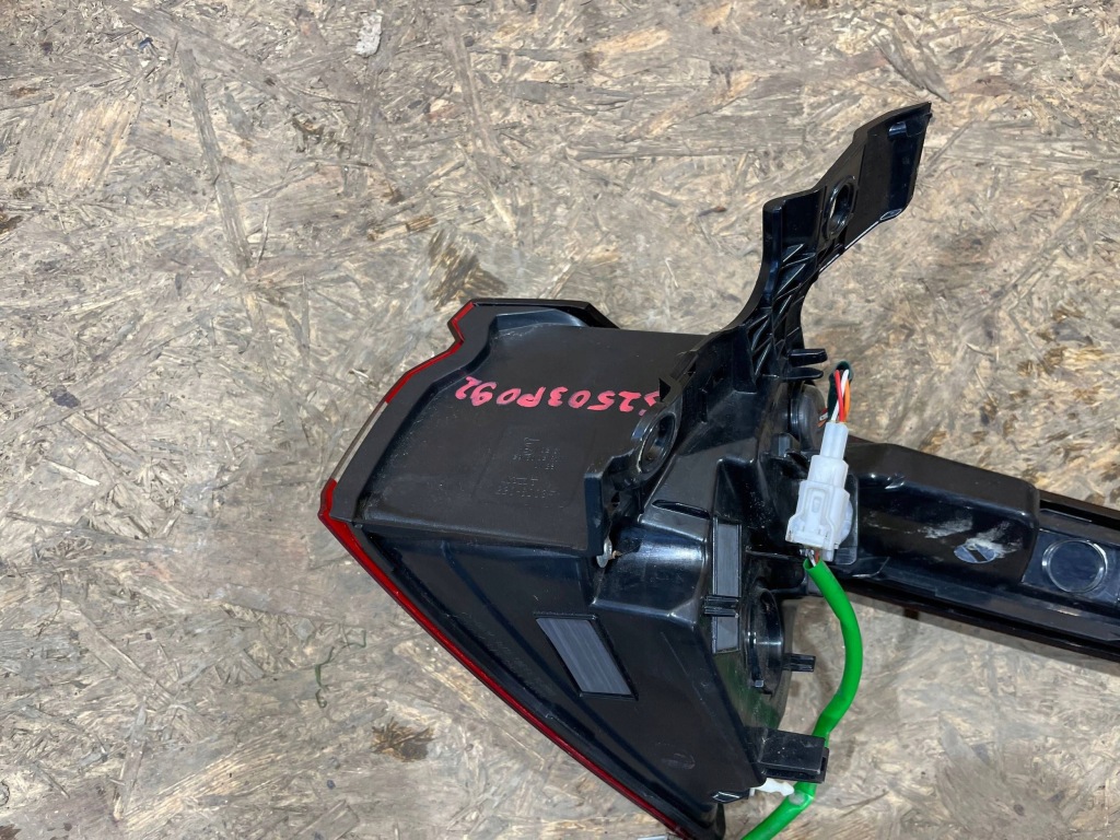 фото №9, Nissan qashqai iii 3 j12 21- лампа led ліва задня задня