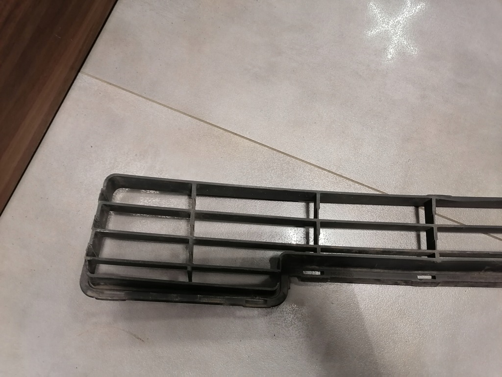 фото №7, Решітка бампера середня carisma ii lift mr910220