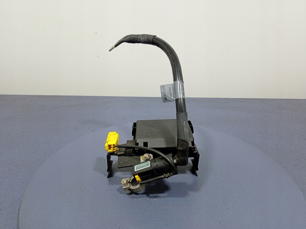 фото №1, Bentley continental i 03- шланг клемма plus аккумулятор 3w0971228d