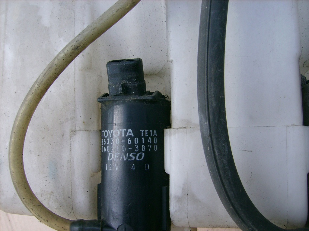 фото №12, Бак омывателя насос toyota avensis verso 01-03r 2.0 d4d 060851-073