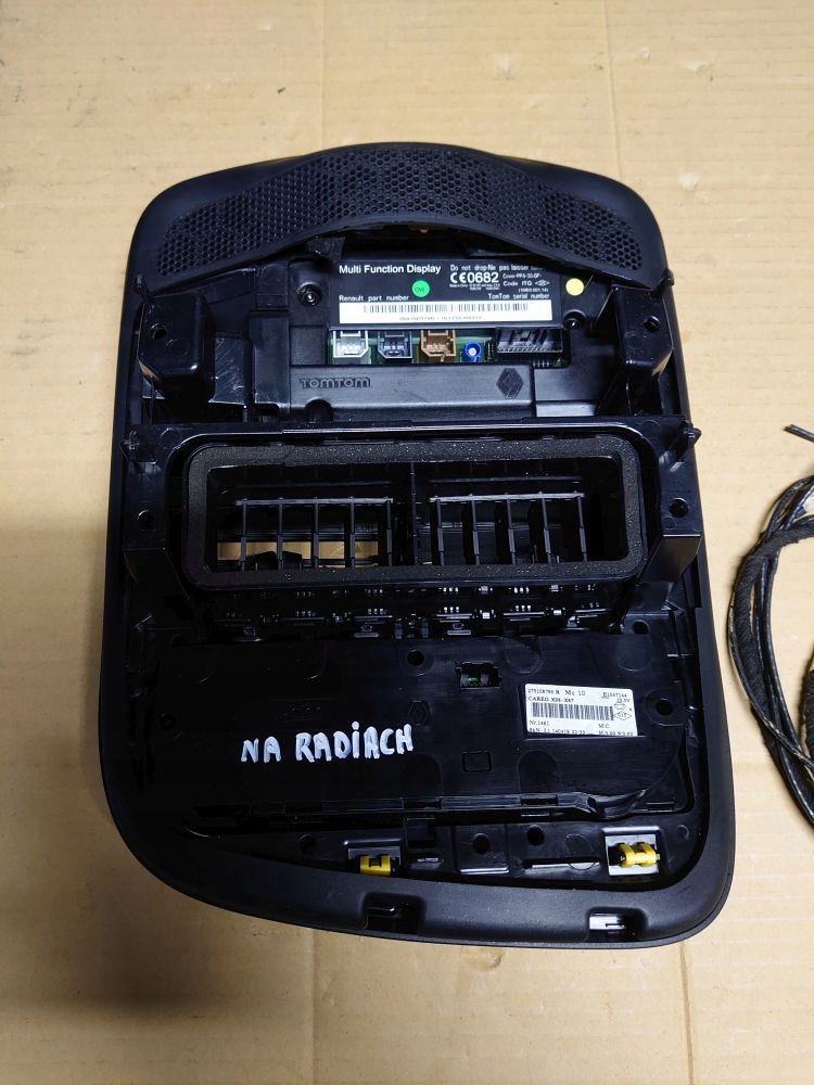 фото №3, Навигация r link clio iv рамка решётки